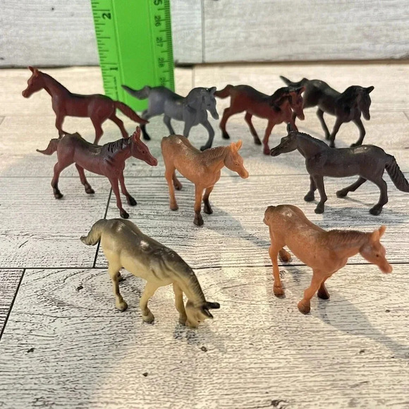 VTG Lot Of 9 Miniature Horse Figurines China Mixed Colors Poses Plastic Lot #7 - Picture 7 of 8